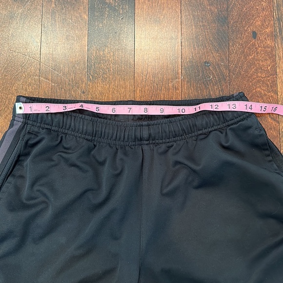 Nike Men’s Black Athletic Dri-Fit Shorts - Picture 5 of 8